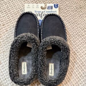 Dearfoams Men’s Brendan Indoor/Outdoor Breathable Memory Foam Clog House Shoes